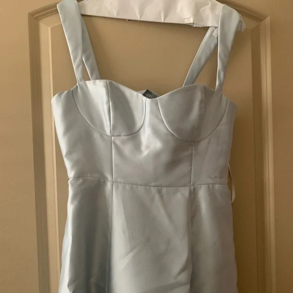 Elegant Blue Evening Gown - Picture 4 of 10